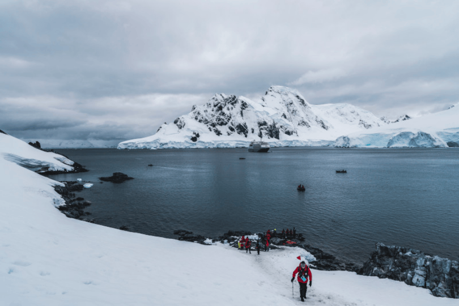 预订享多重礼遇；更有公务机随心飞优惠年卡开元棋牌私行客户尊享丨2026南极之旅(图3)