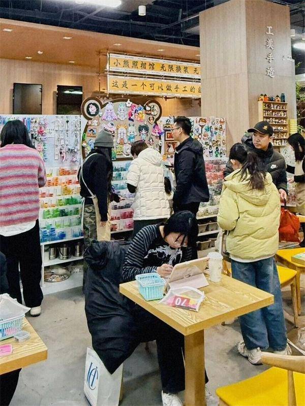 福丨国潮焕新・跃马潮玩时尚购物游开元棋牌app历下呈祥 马年纳(图3)